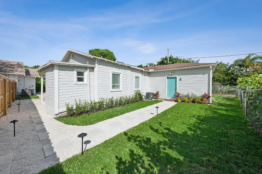 125 NW 3rd Avenue Delray Beach FL 33444