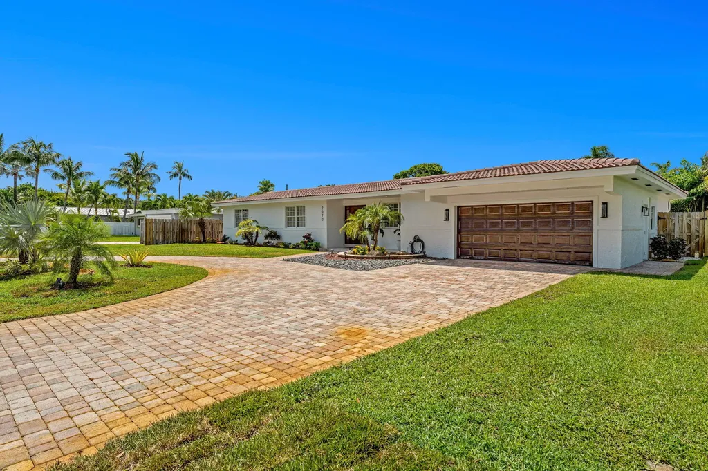 2070 NE 27th Street Lighthouse Point FL 33064