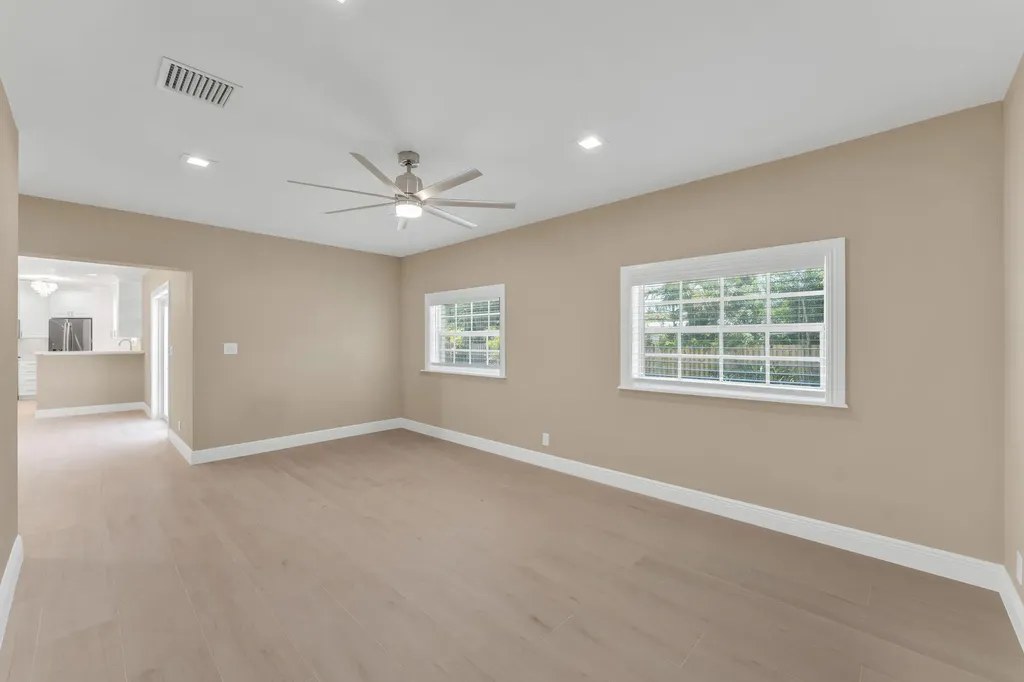 2070 NE 27th Street Lighthouse Point FL 33064