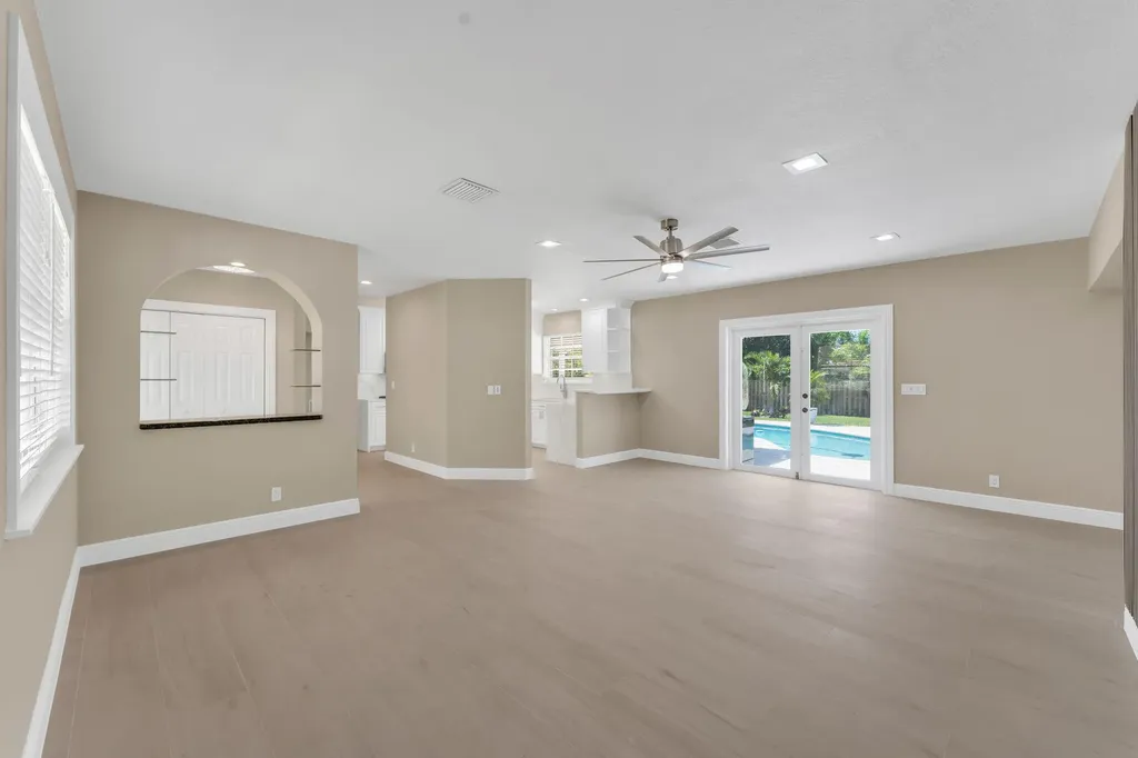 2070 NE 27th Street Lighthouse Point FL 33064