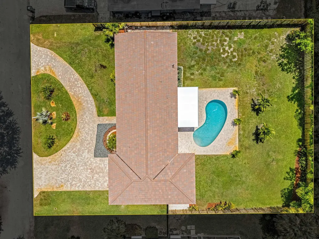 2070 NE 27th Street Lighthouse Point FL 33064