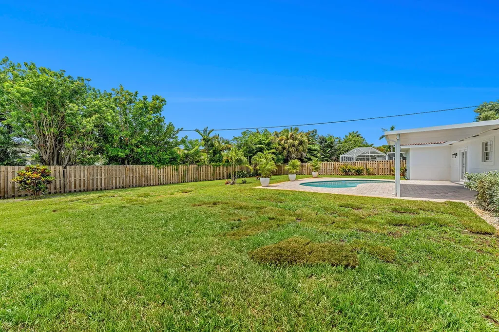 2070 NE 27th Street Lighthouse Point FL 33064