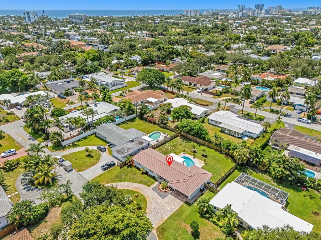 2070 NE 27th Street Lighthouse Point FL 33064