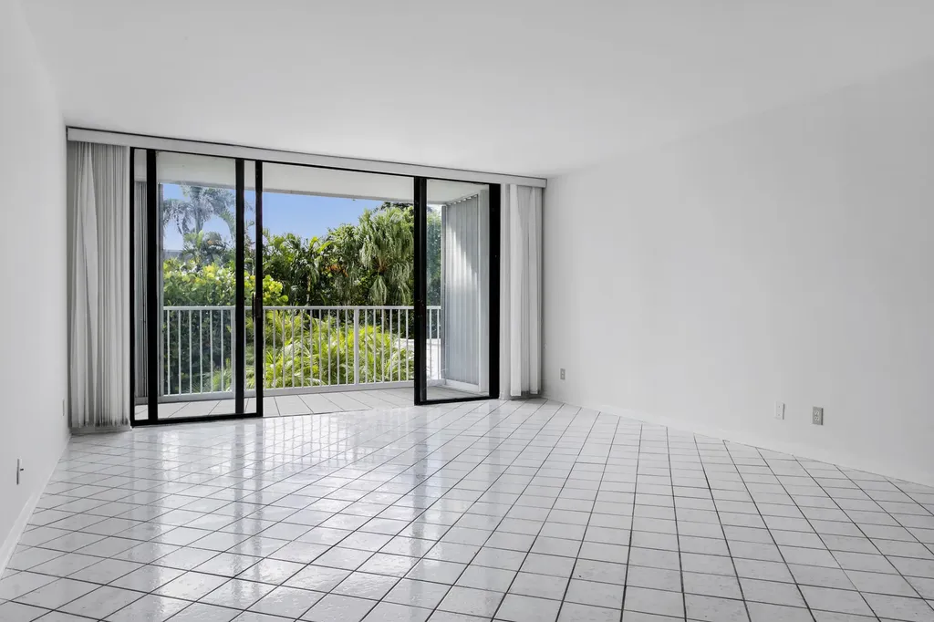 2860 S Ocean Boulevard Palm Beach FL 33480