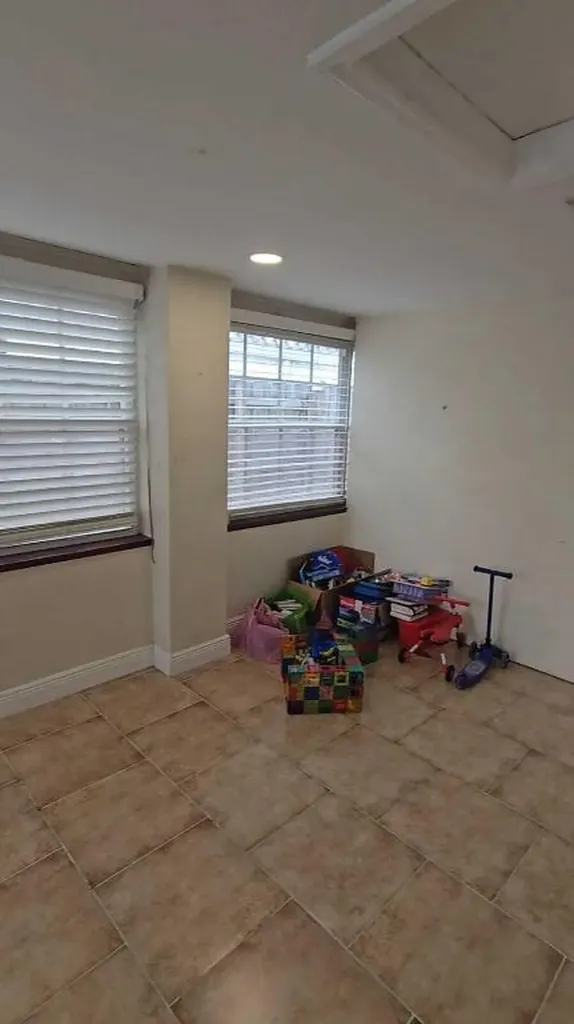 1435 NE 182nd Street North Miami Beach FL 33162