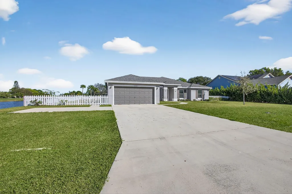 2501 SE Mariposa Avenue Port St Lucie FL 34952