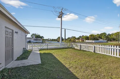 2501 SE Mariposa Avenue Port St Lucie FL 34952