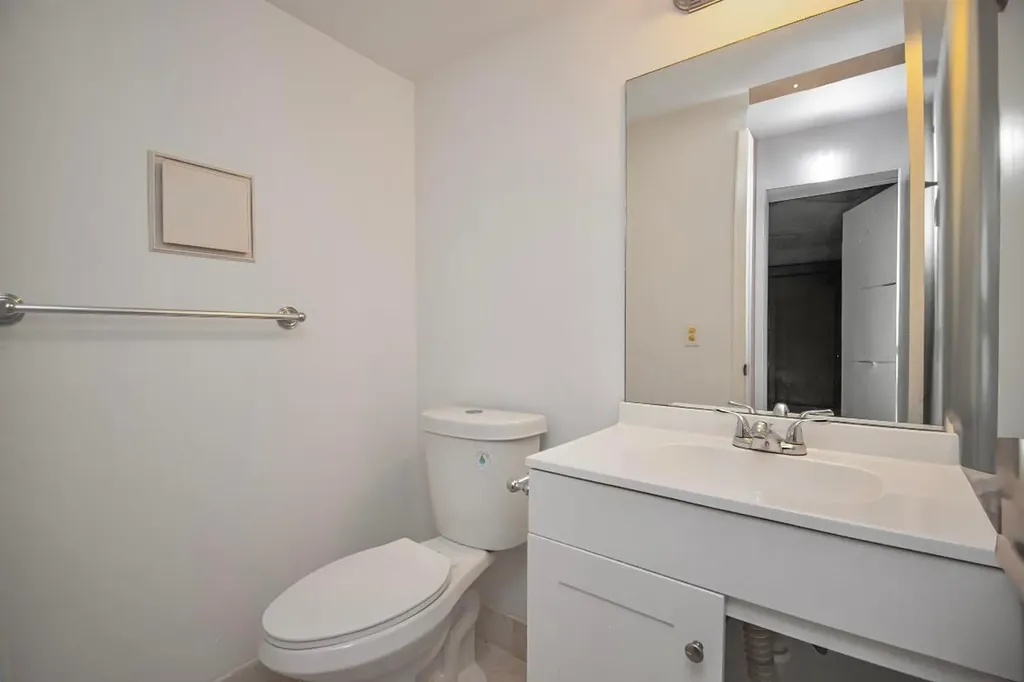 1006 Guildford A Boca Raton FL 33434