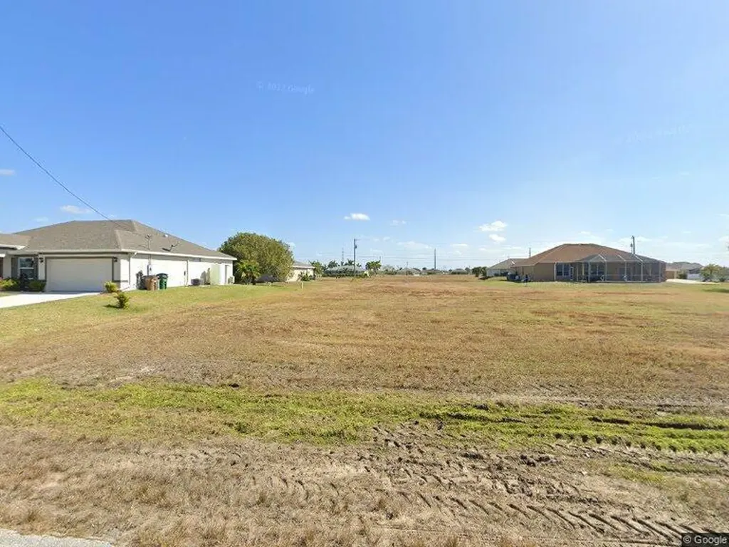 523 NW 25th Place Cape Coral FL 33993