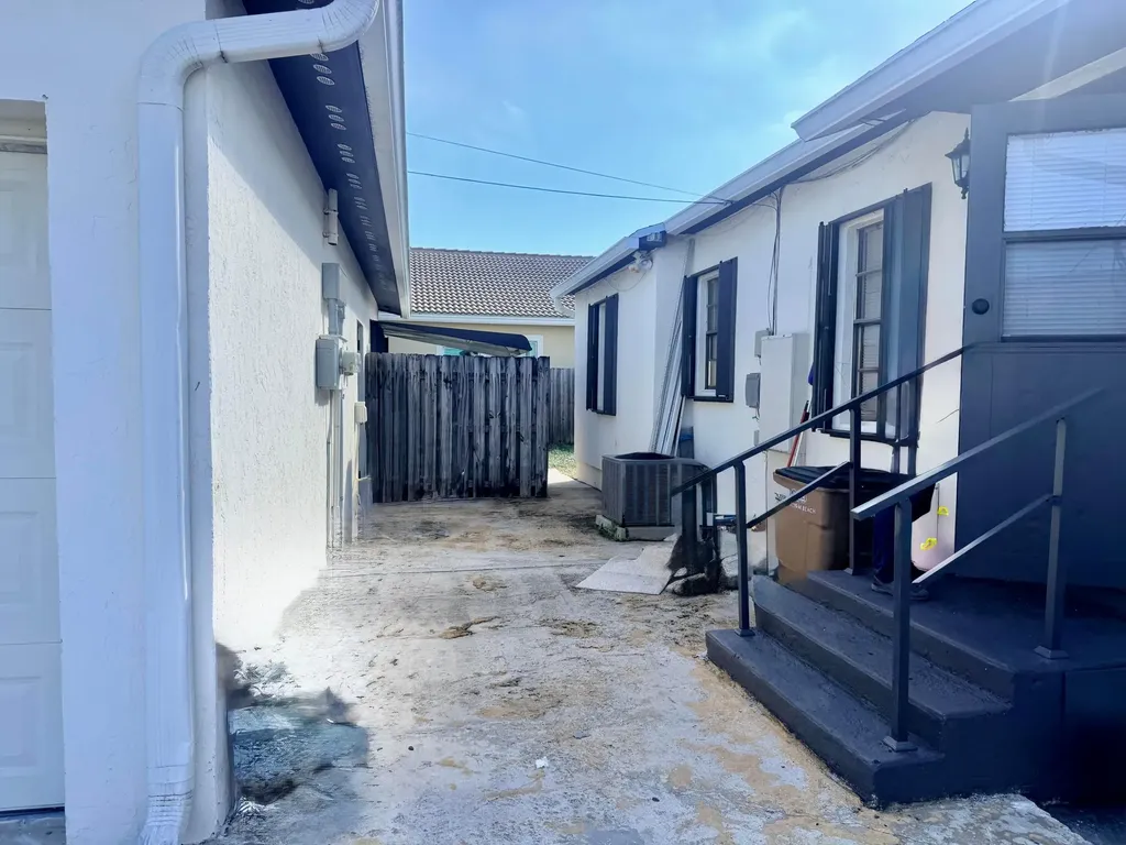443 Wilder Street West Palm Beach FL 33405