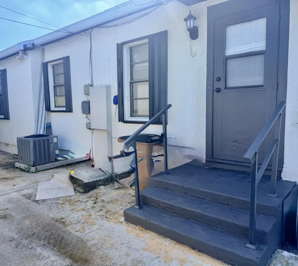 443 Wilder Street West Palm Beach FL 33405