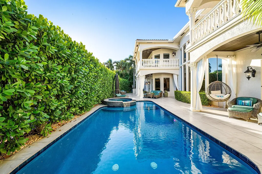 712 NE 71st Street Boca Raton FL 33487