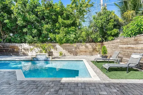 22207 SW 65th Terrace Boca Raton FL 33428