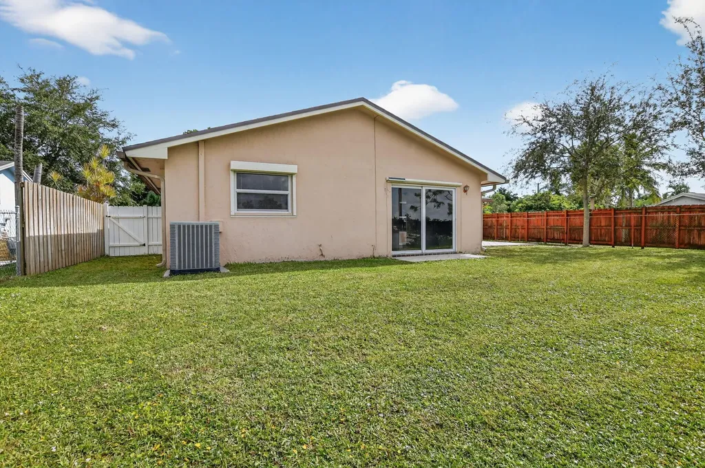 1273 SW 25th Avenue Deerfield Beach FL 33442