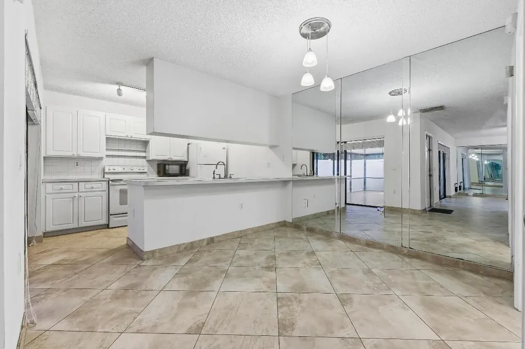 7511 75th Way West Palm Beach FL 33407