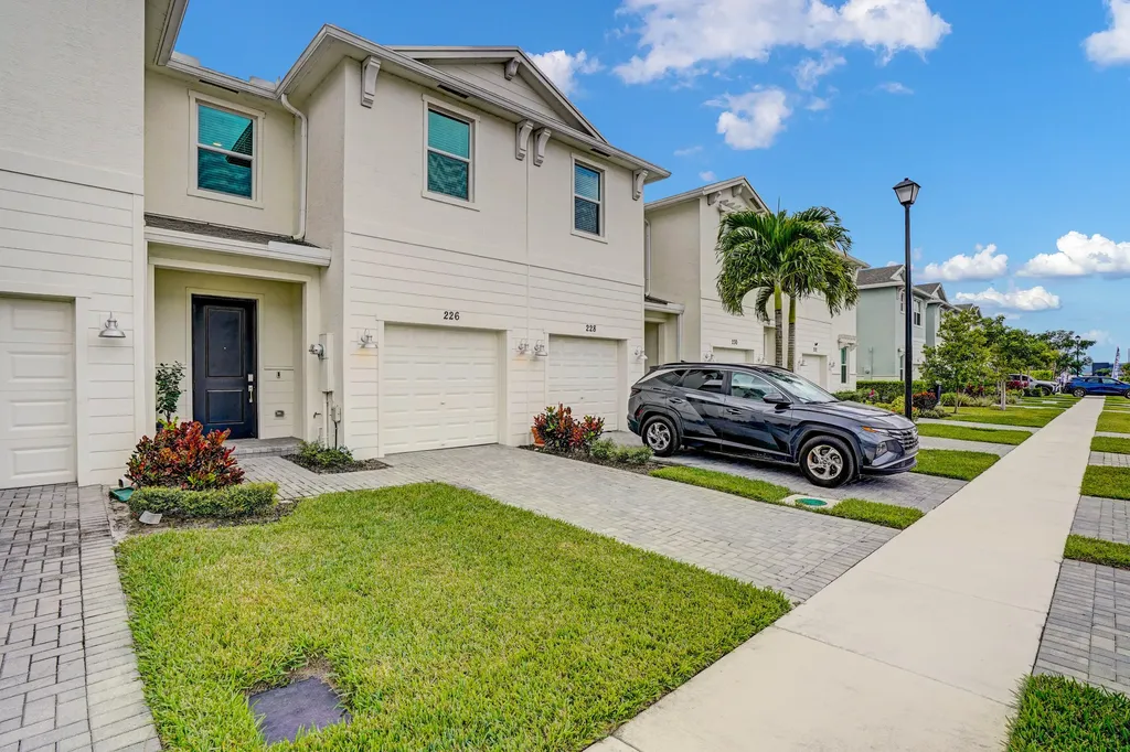 226 SE Woodbark Street Port St Lucie FL 34984
