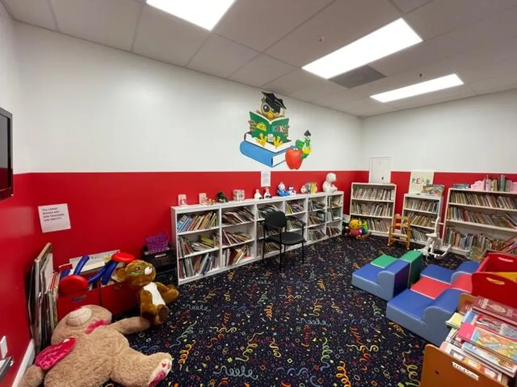 4480 S Tiffany Drive Mangonia Park FL 33407