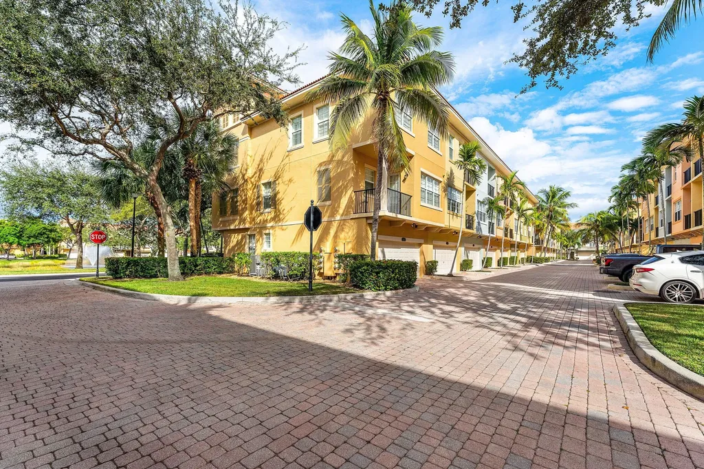 2446 San Pietro Circle Palm Beach Gardens FL 33410
