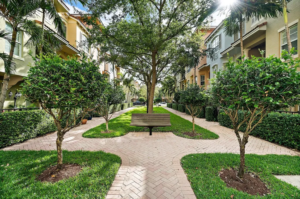 2446 San Pietro Circle Palm Beach Gardens FL 33410