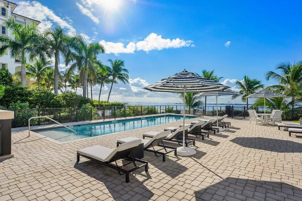 106 Inlet Way Palm Beach Shores FL 33404
