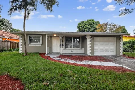 760 SW 64th Way Pembroke Pines FL 33023