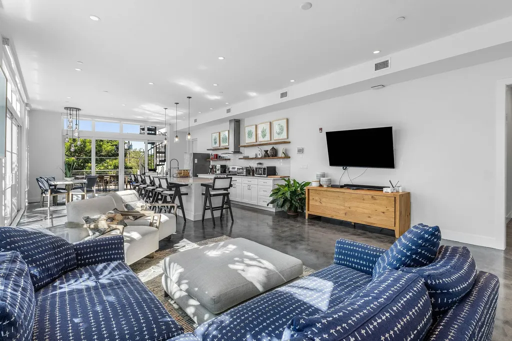 226 Palm Court Delray Beach FL 33444