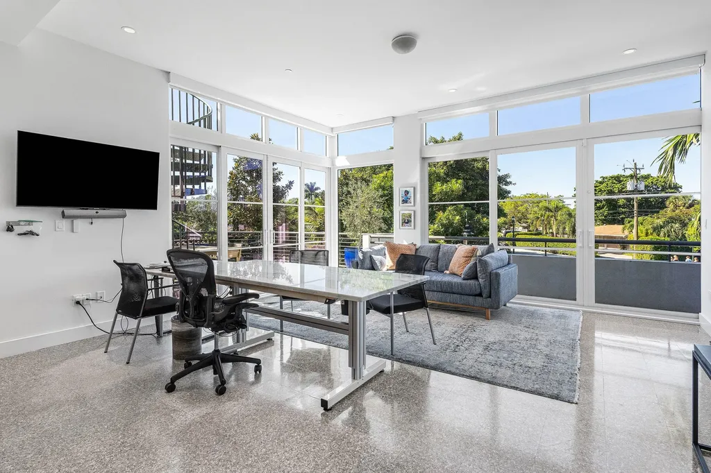 226 Palm Court Delray Beach FL 33444