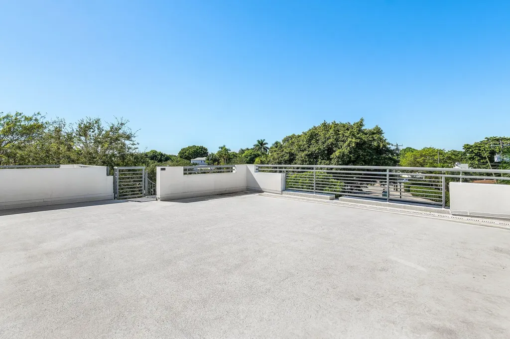 226 Palm Court Delray Beach FL 33444