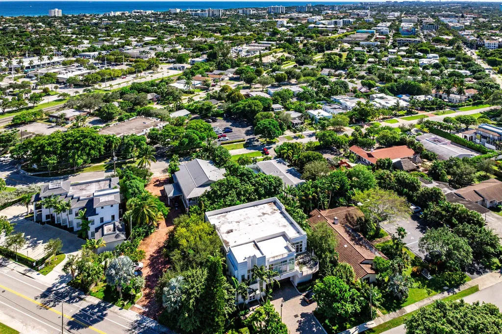 226 Palm Court Delray Beach FL 33444