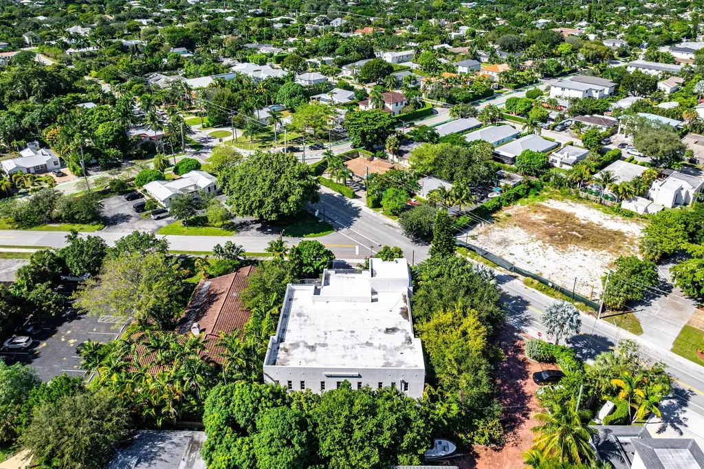 226 Palm Court Delray Beach FL 33444
