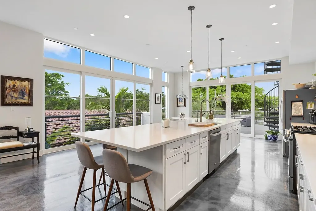 226 Palm Court Delray Beach FL 33444
