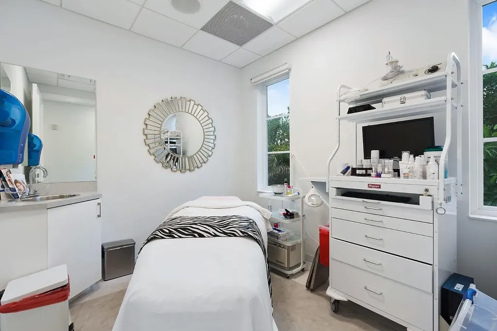 226 Palm Court Delray Beach FL 33444