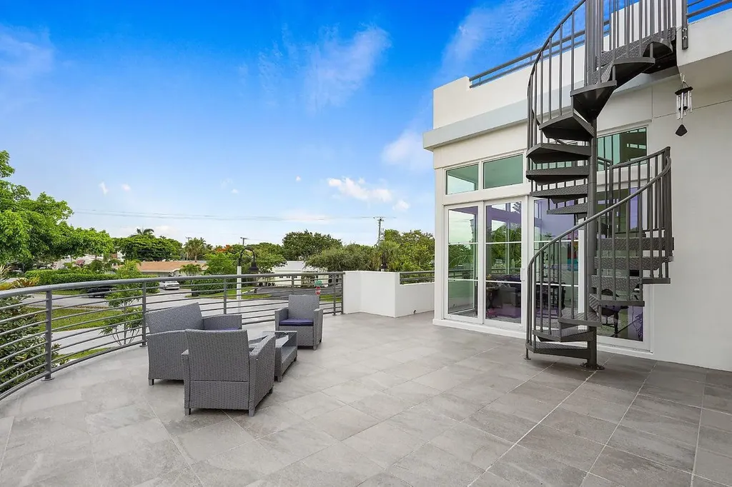 226 Palm Court Delray Beach FL 33444