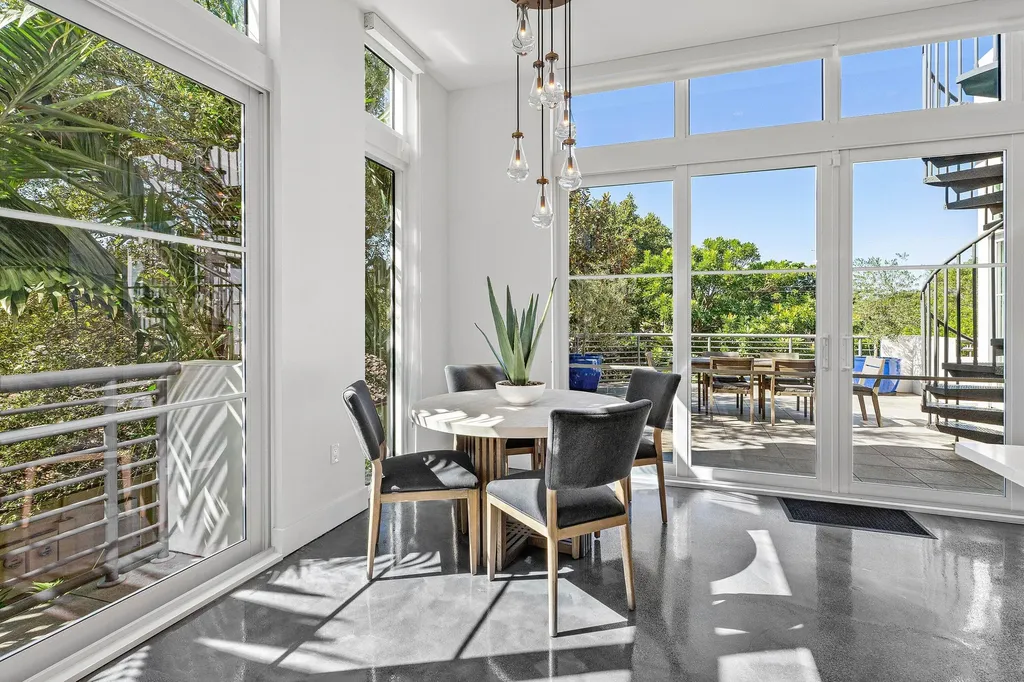 226 Palm Court Delray Beach FL 33444