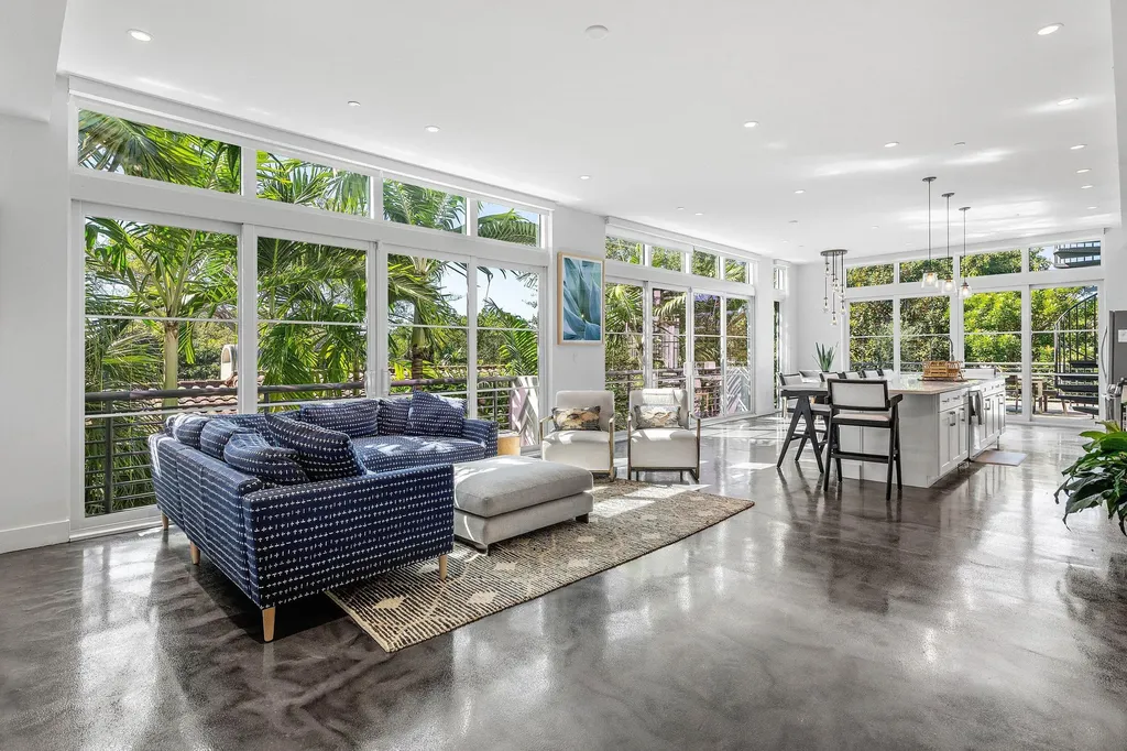 226 Palm Court Delray Beach FL 33444