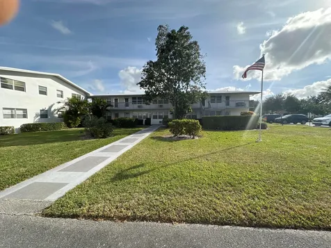 121 Sheffield F West Palm Beach FL 33417