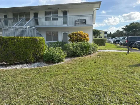 121 Sheffield F West Palm Beach FL 33417