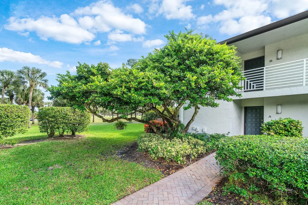 38 Southport Lane Boynton Beach FL 33436