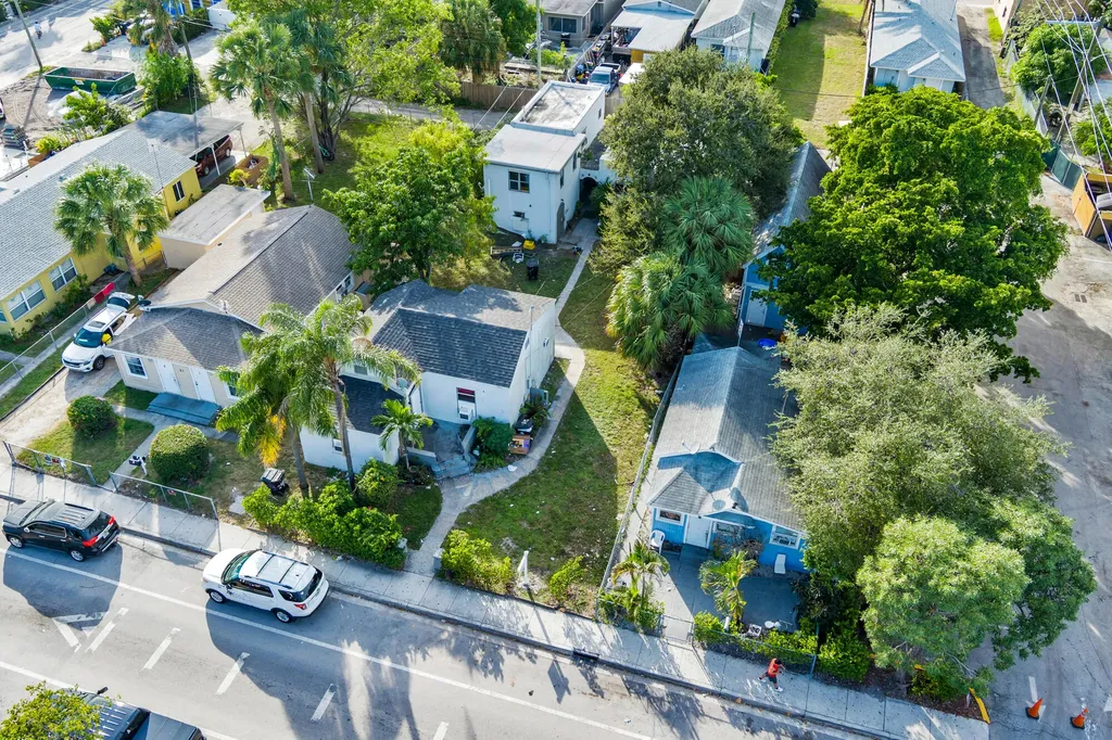 19 S E Street Lake Worth Beach FL 33460
