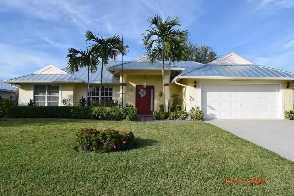 1657 SW Duclair Avenue Port St Lucie FL 34953