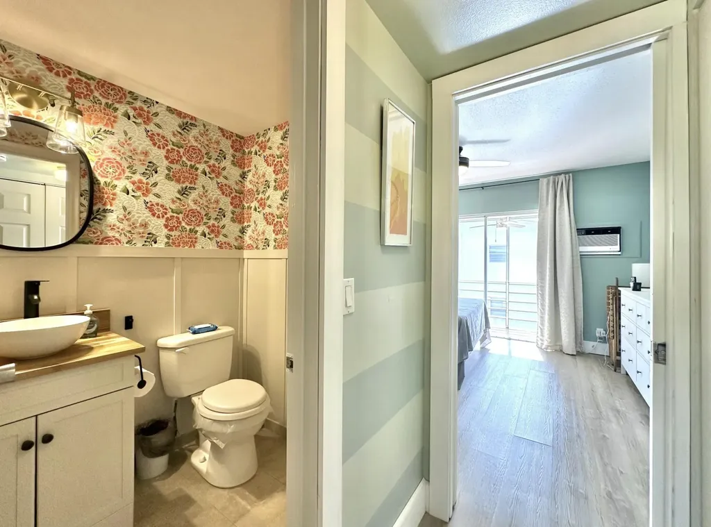 359 Norwich O West Palm Beach FL 33417