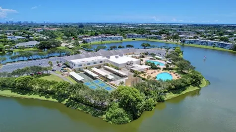 359 Norwich O West Palm Beach FL 33417