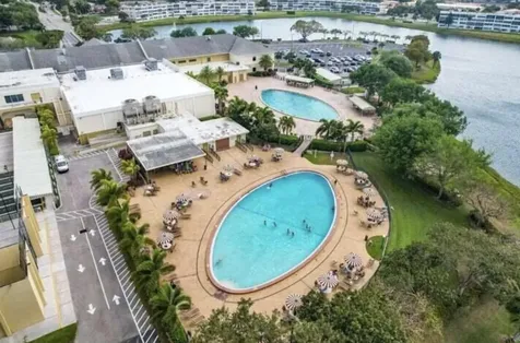 359 Norwich O West Palm Beach FL 33417