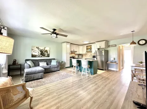 359 Norwich O West Palm Beach FL 33417