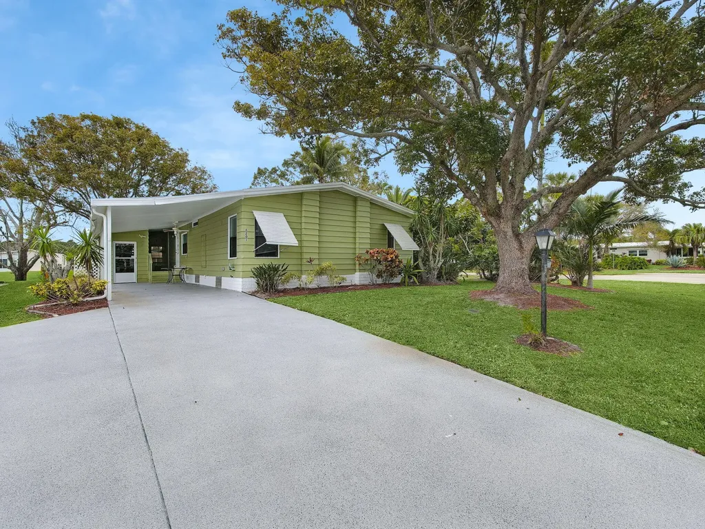 8201 Cinnamon Lane Port St Lucie FL 34952