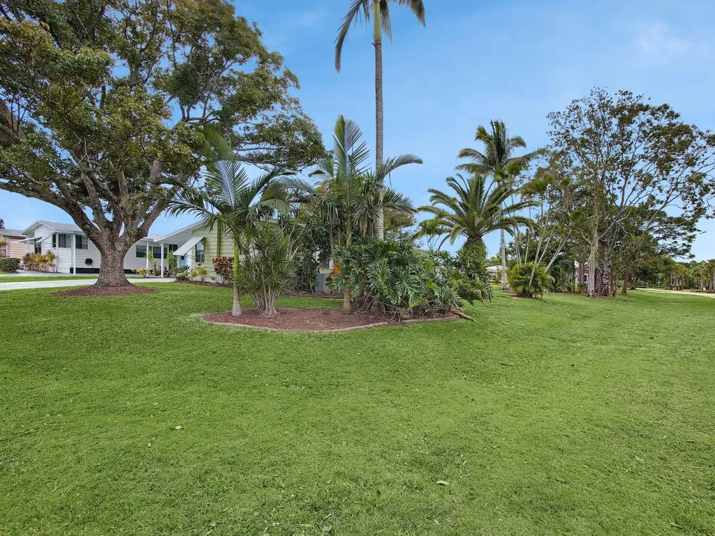 8201 Cinnamon Lane Port St Lucie FL 34952