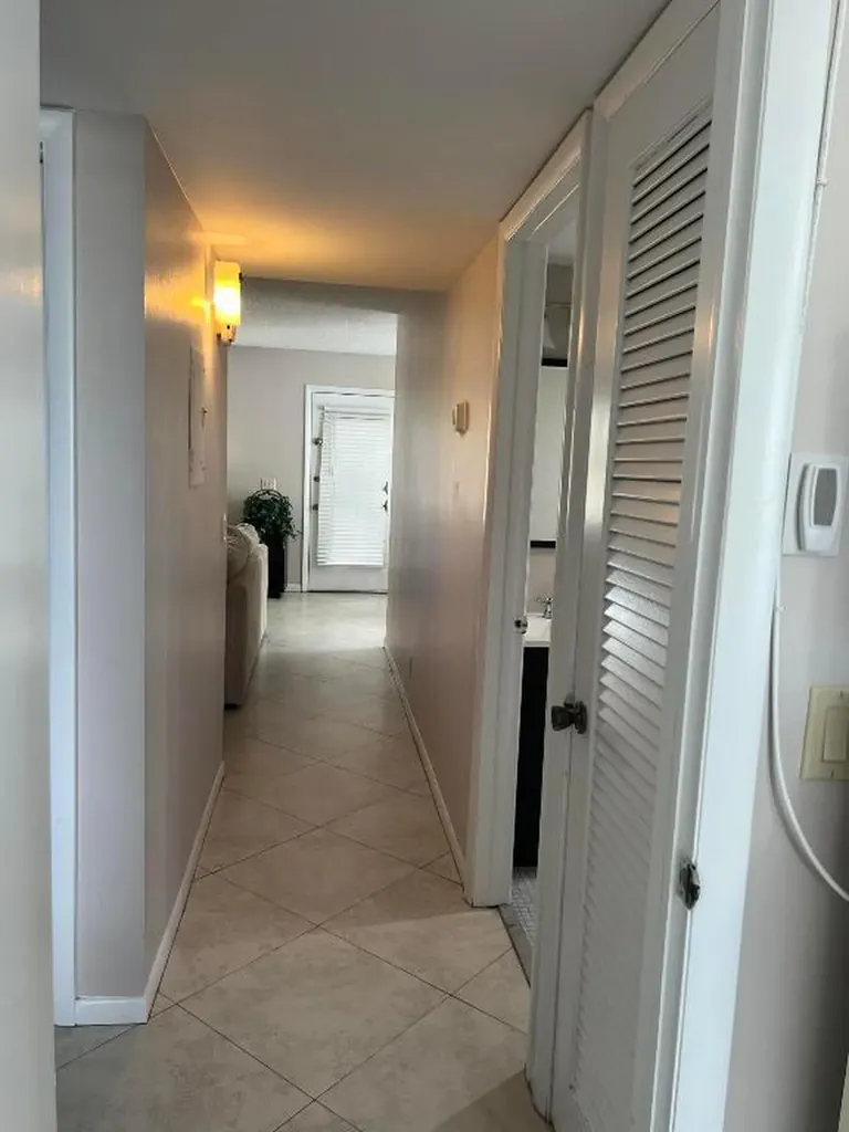 900 Flanders S Delray Beach FL 33484