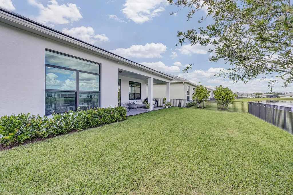 5320 Saint Armands Way Westlake FL 33470