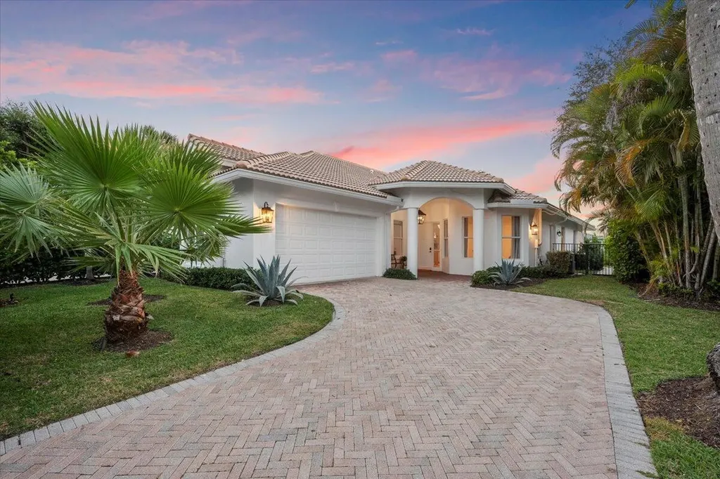 2951 Twin Oaks Way Wellington FL 33414