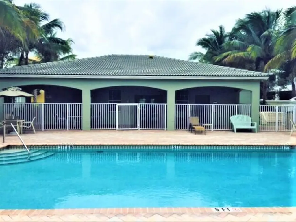 909 NW 18th Avenue Boca Raton FL 33486